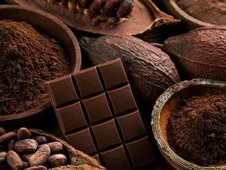 آیا شکلات تلخ برای کبد چرب مضر است ؟ تأثیر مقایسهای شکلات تلخ و شکلات شیری بر کبد چرب