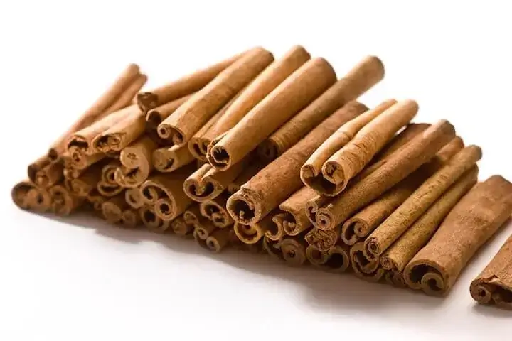 مضرات دارچین برای دیابت چیست؟ ۷ روش مصرف دارچین فشار خون را بالا میبرد یا پایین