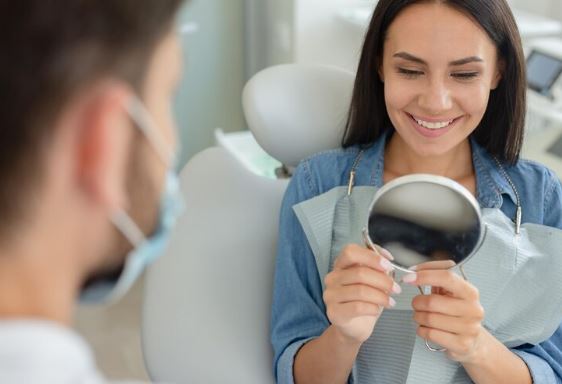 آیا لمینت برای دندان مضر است؟ مراجعه به دندانپزشک