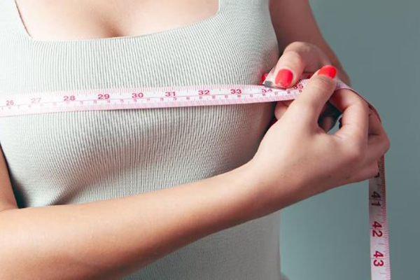 تأثیر تزریق ژل به سینه بر شیردهی